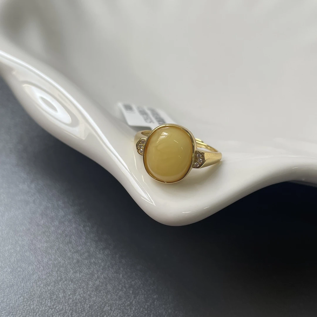 俄料鸡油黄蜜蜡开口戒指(S925银镀金）约10*12mm戒面