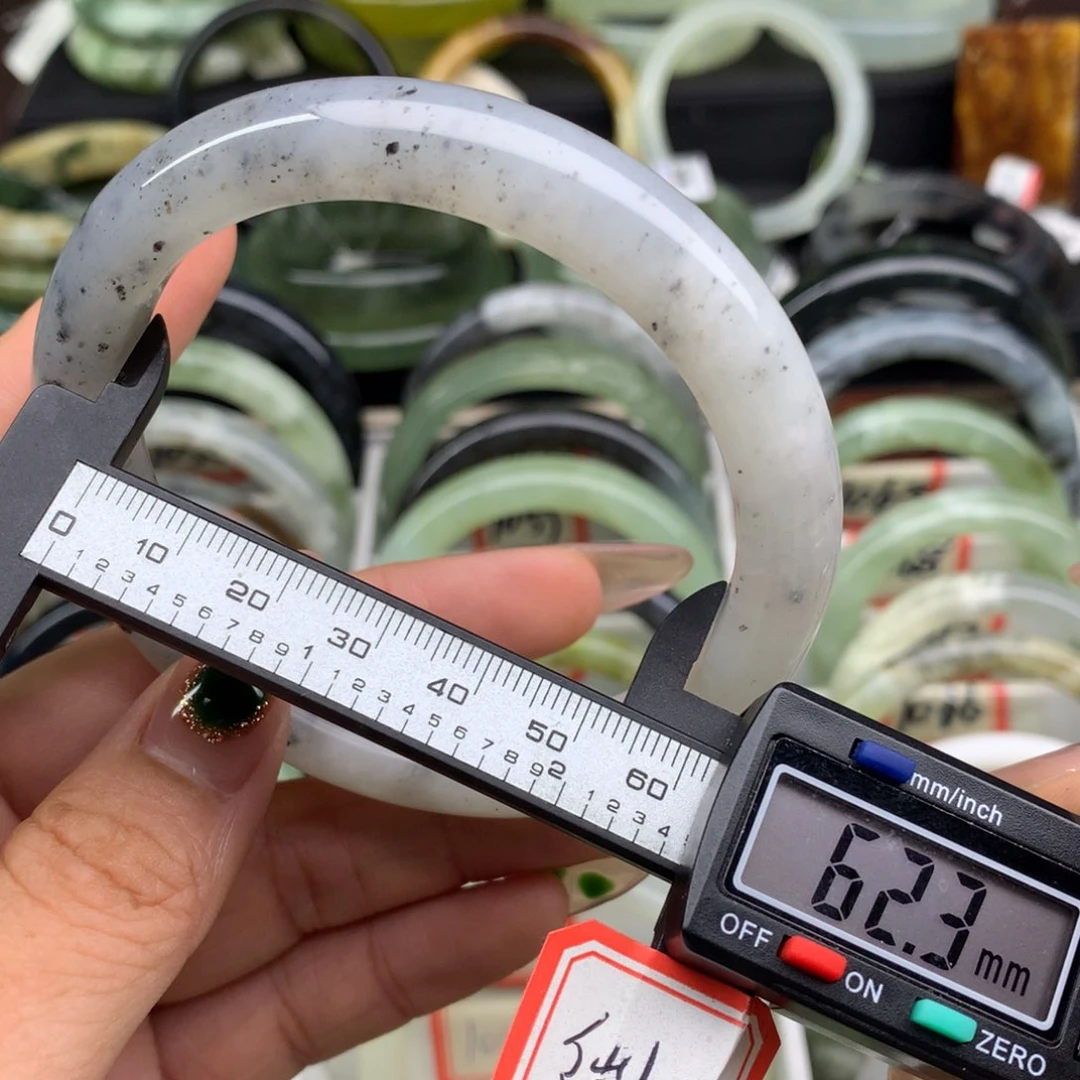 蛇纹石玉未镶嵌手镯1052