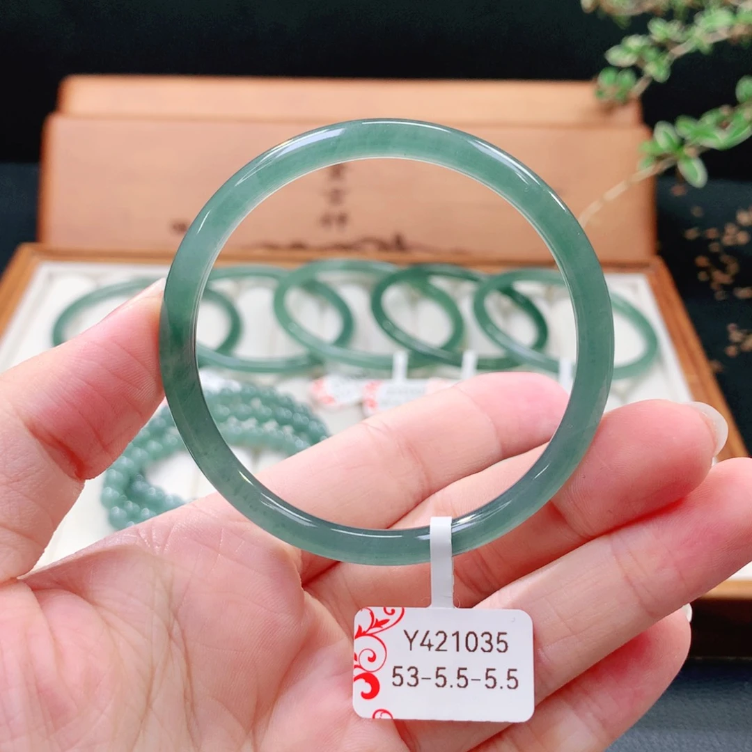 翡翠手镯（圆镯）未镶嵌