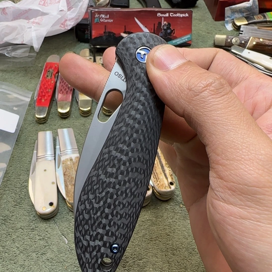 雪***松碳纤维口袋刀默认微瑕