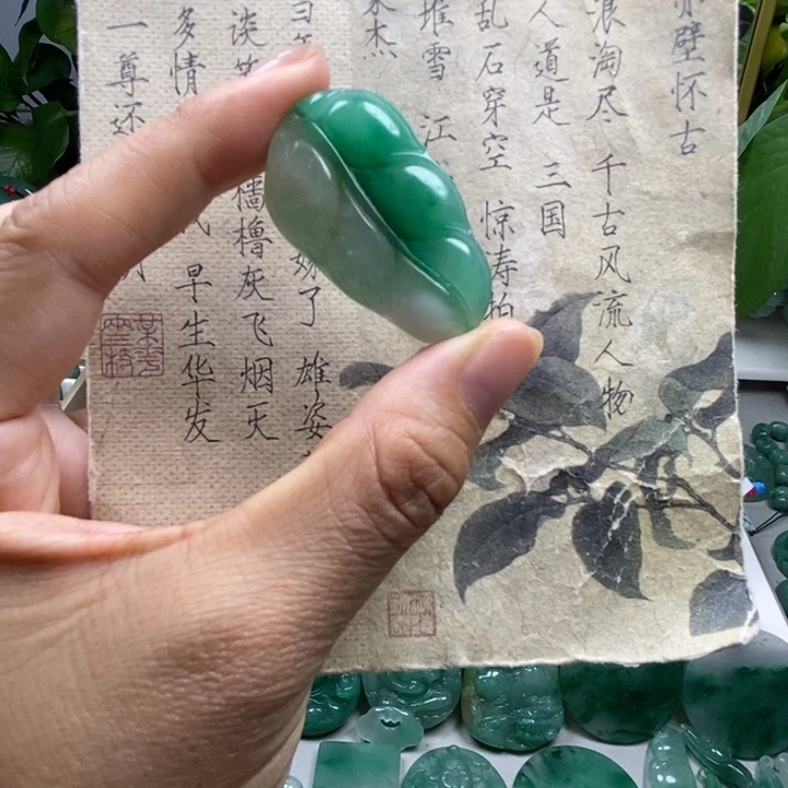 未镶嵌手镯石英质玉