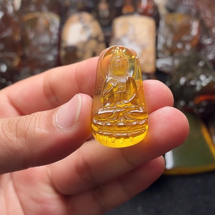 琥珀未镶嵌颈饰13