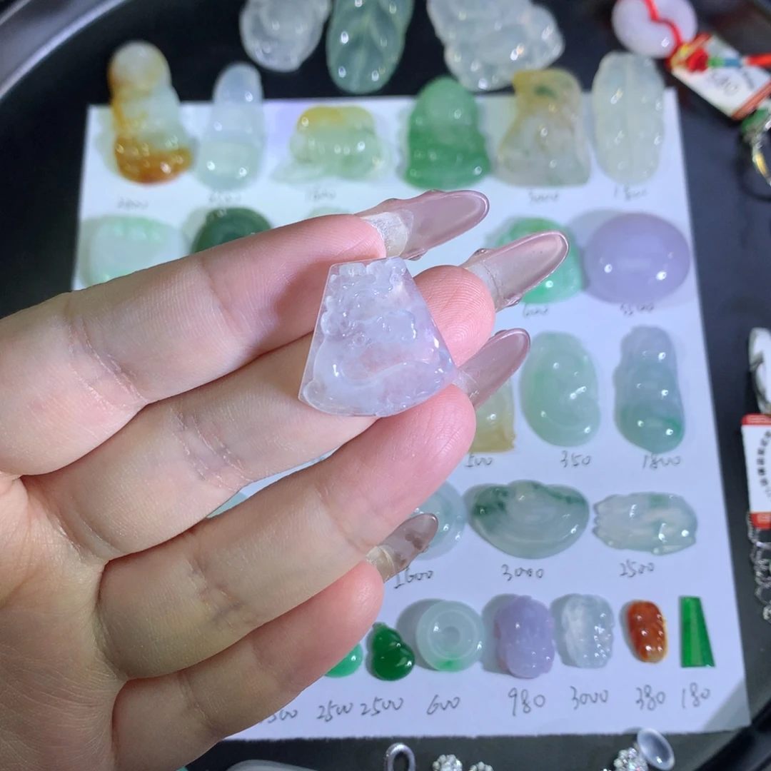 翡翠裸石未镶嵌一鹿有你