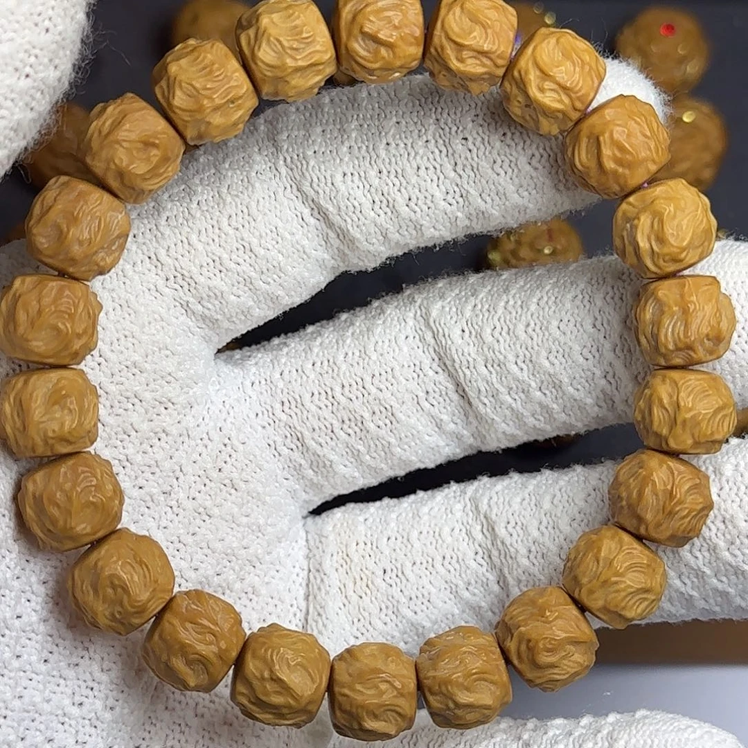 猴头核桃吊坠龙蛇之变瑕疵款介意勿拍