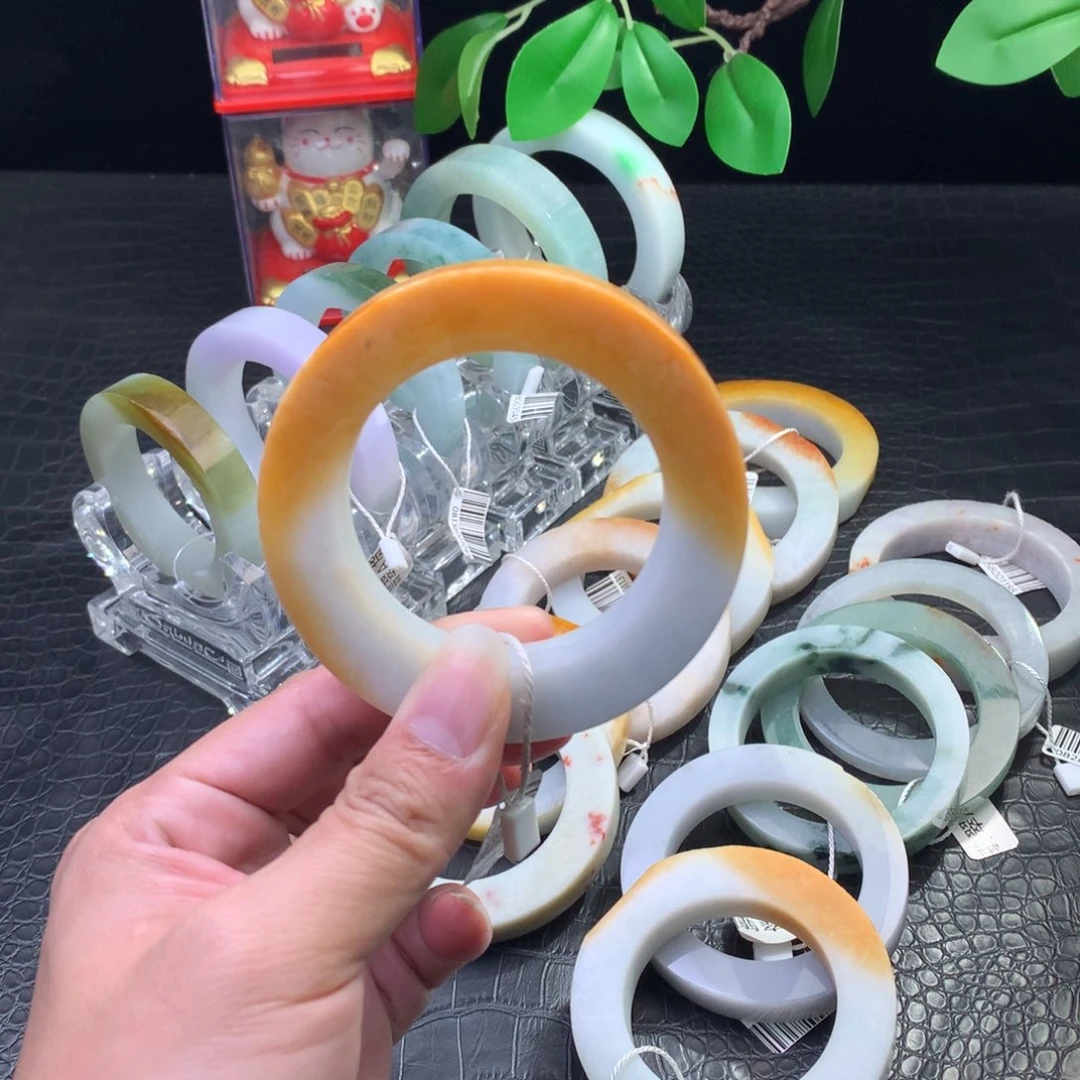 定制翡翠未镶嵌手镯