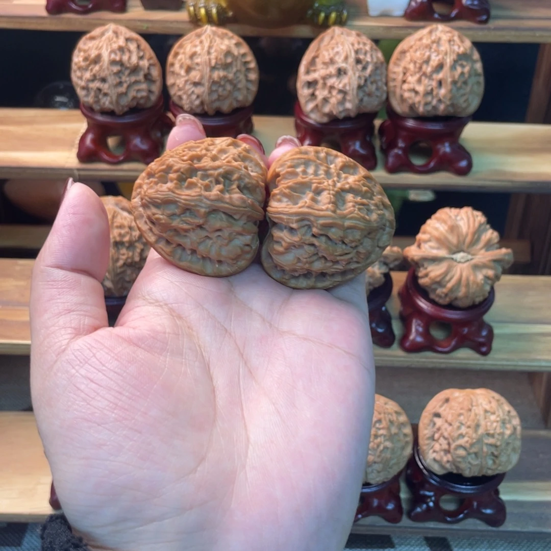 小***克文玩核桃吊坠三角白41尺