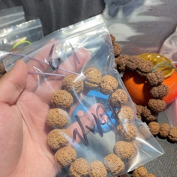 小***子金刚菩提手串蜂王