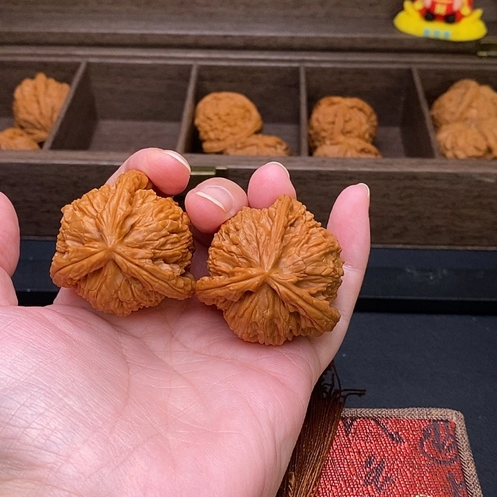 阿***豪把件文玩核桃白奔