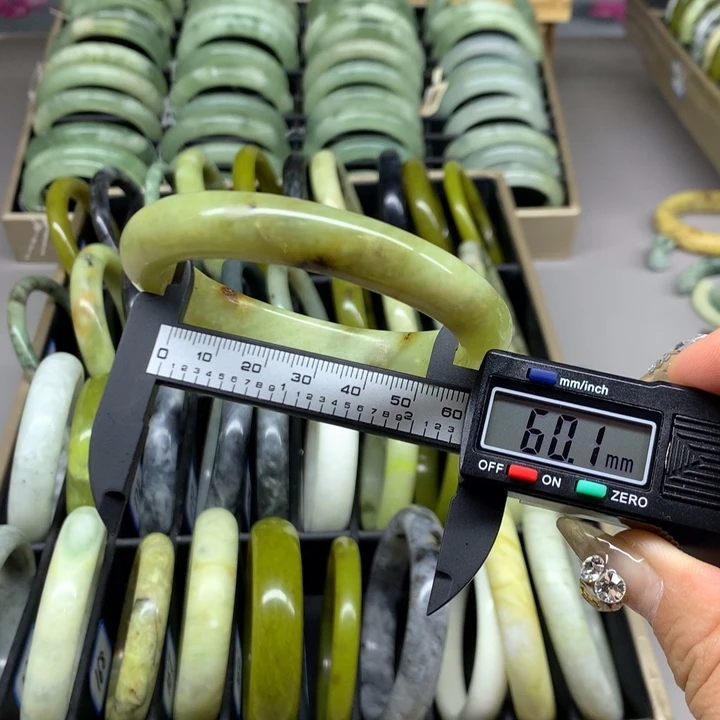 未镶嵌蛇纹石玉手镯187