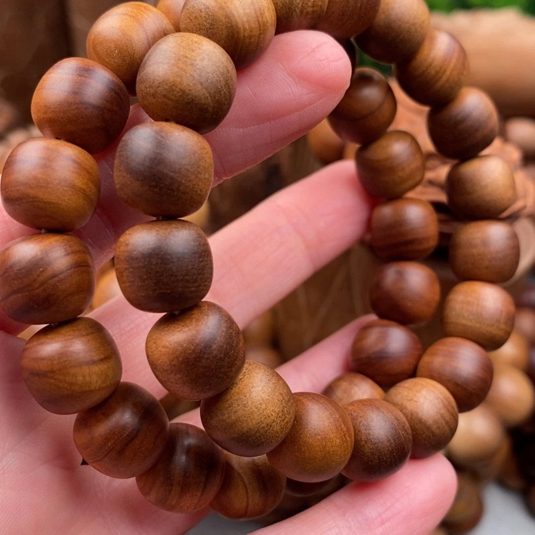 檀香木无事牌渚**恋老山檀香1112焦糖手串