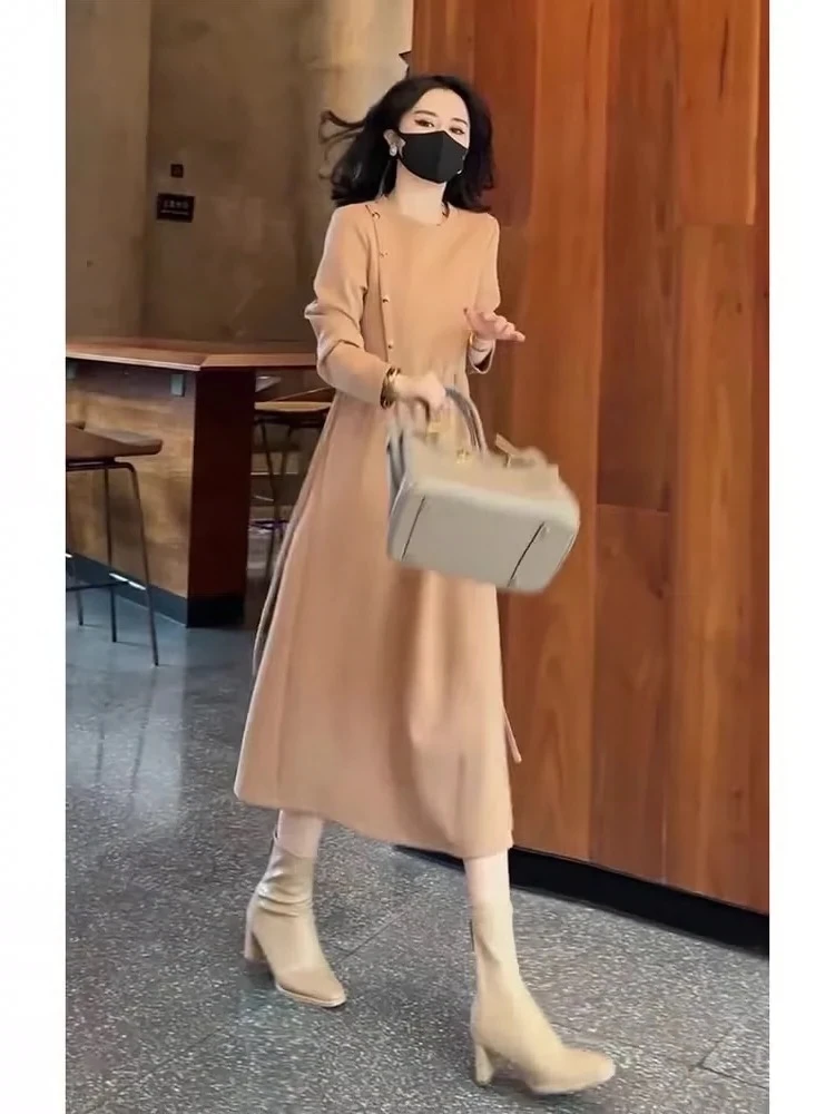 JYD26559春季赫本风配大衣高端气质名媛高级感杏色收腰连衣裙子女