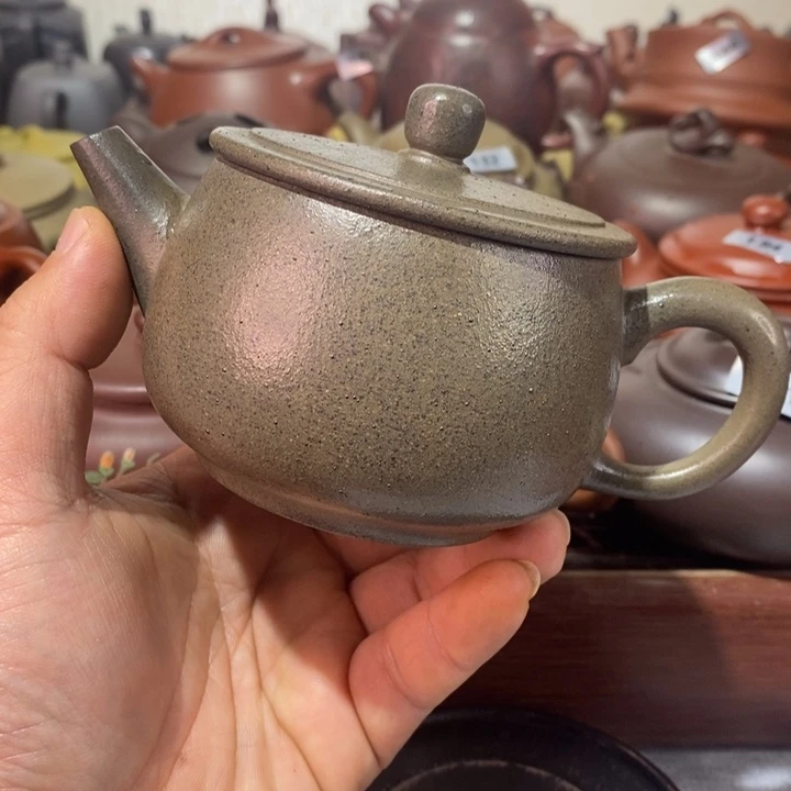 紫砂茶壶岁***谁精工制作