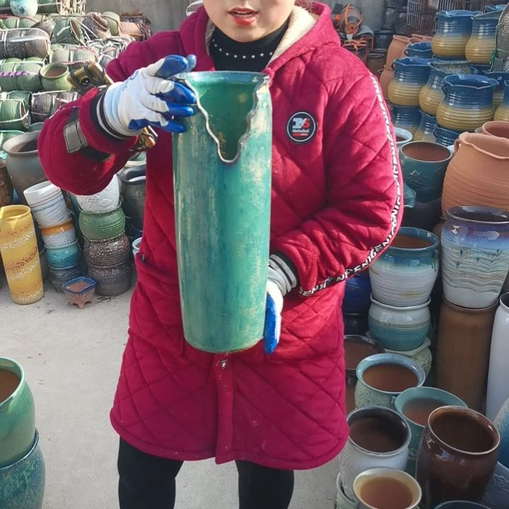 红陶口14高42瑕疵一个