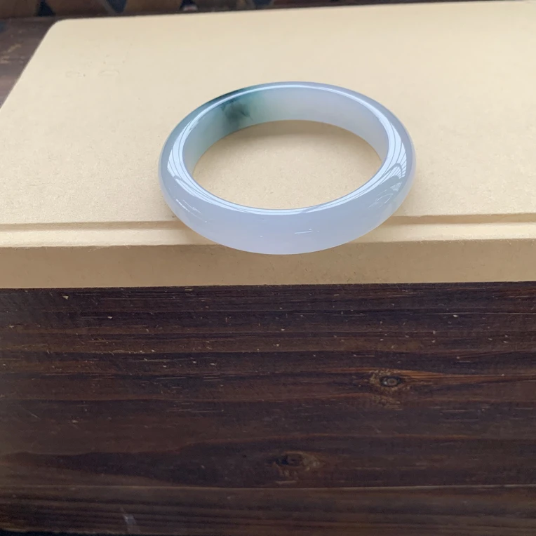 糯冰细腻飘花手镯，特价28800圈口56.7-12-8.8，天然翡翠缅A完美