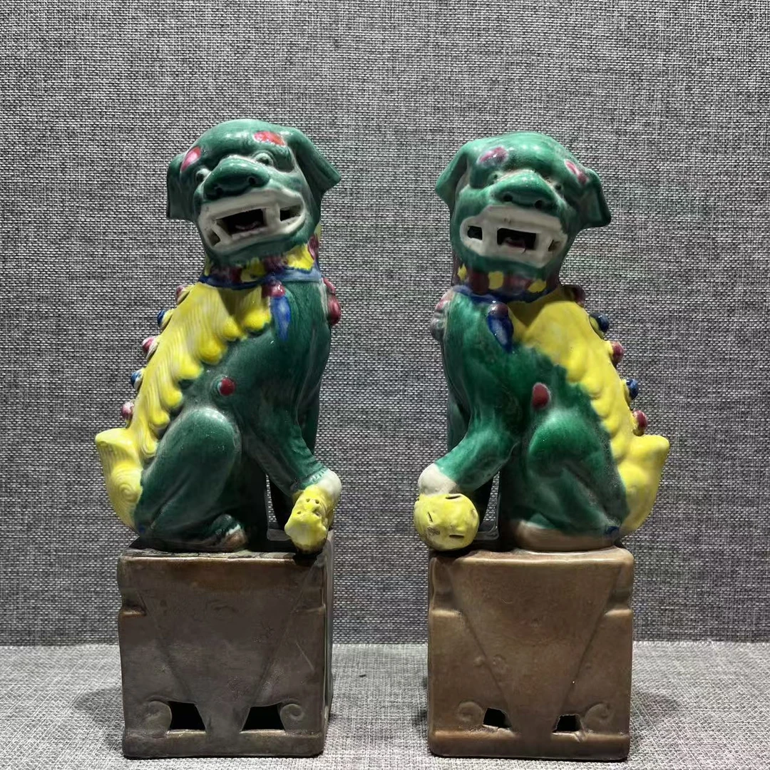 lot8803 567彩釉狮子摆件一对/云南典藏