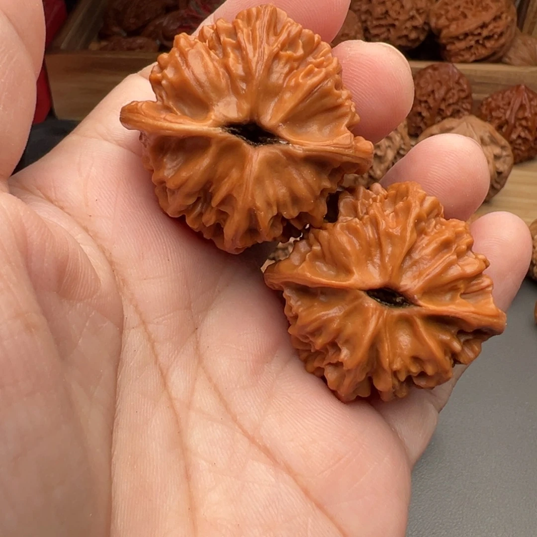 Z***文玩核桃把件天地