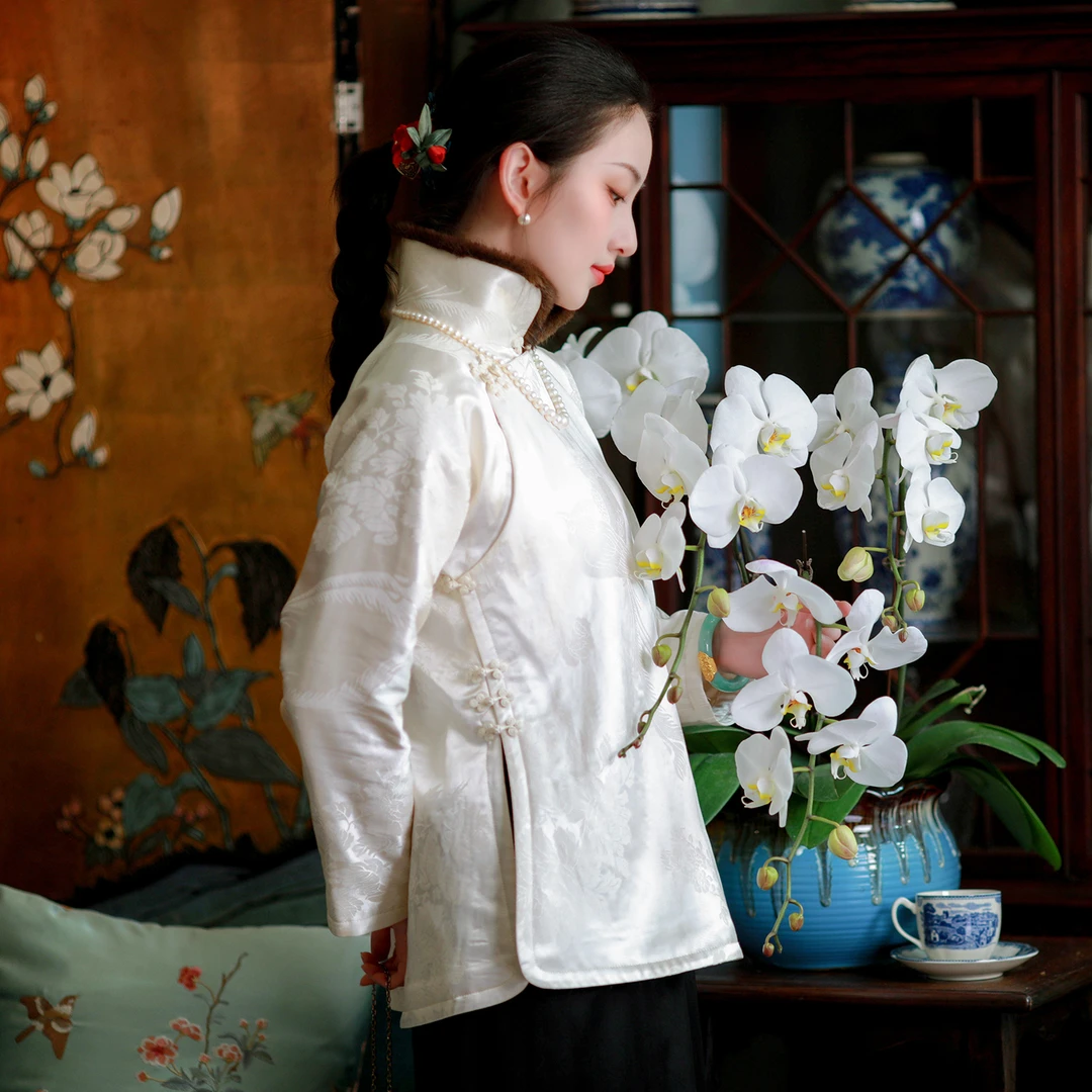 白雪霜芬丨一城风絮丨复古提花缎手工花扣夹棉元宝领国风上衣