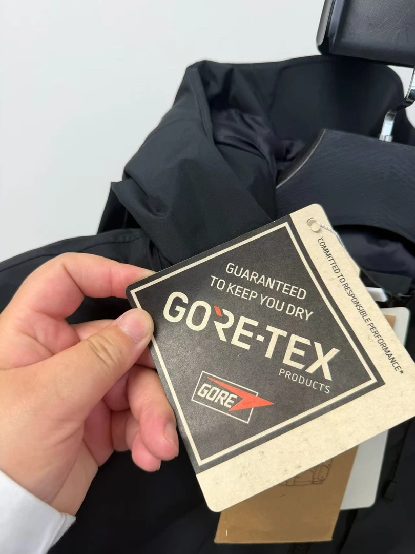 男士硬壳额戎腋下拉链棉服/竖