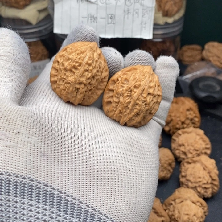 文玩核桃吊坠野生全品金钱豹35尺