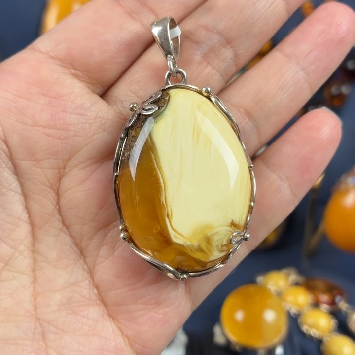 琥珀银S925镶嵌颈饰