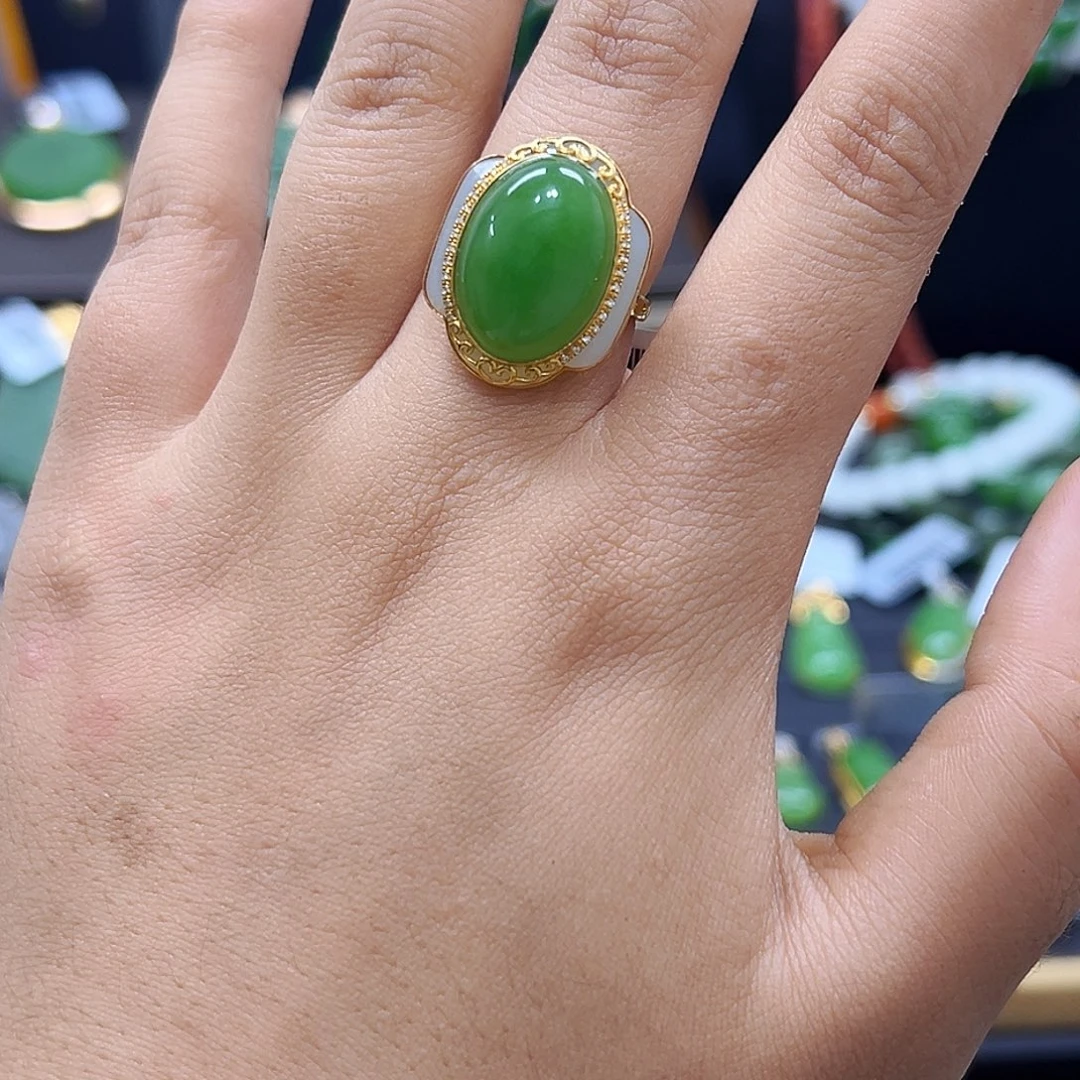 和田玉18K金镶嵌戒指