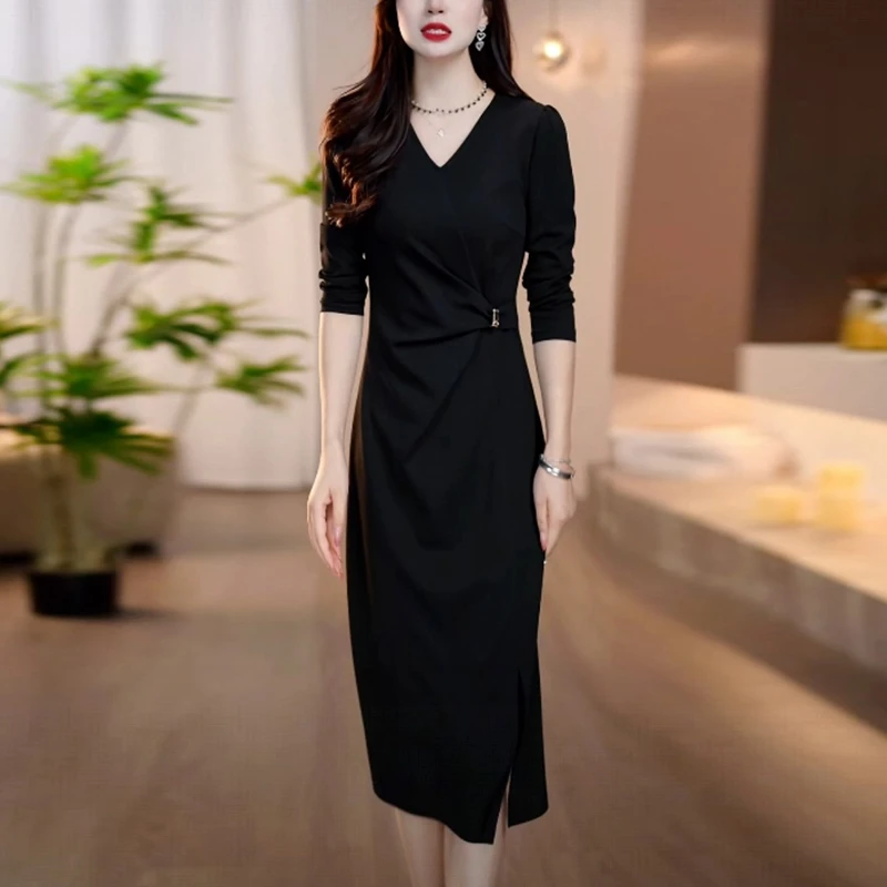秋季轻奢高贵气质裙子女装新款2025爆款高级感轻奢洋气显瘦连衣裙