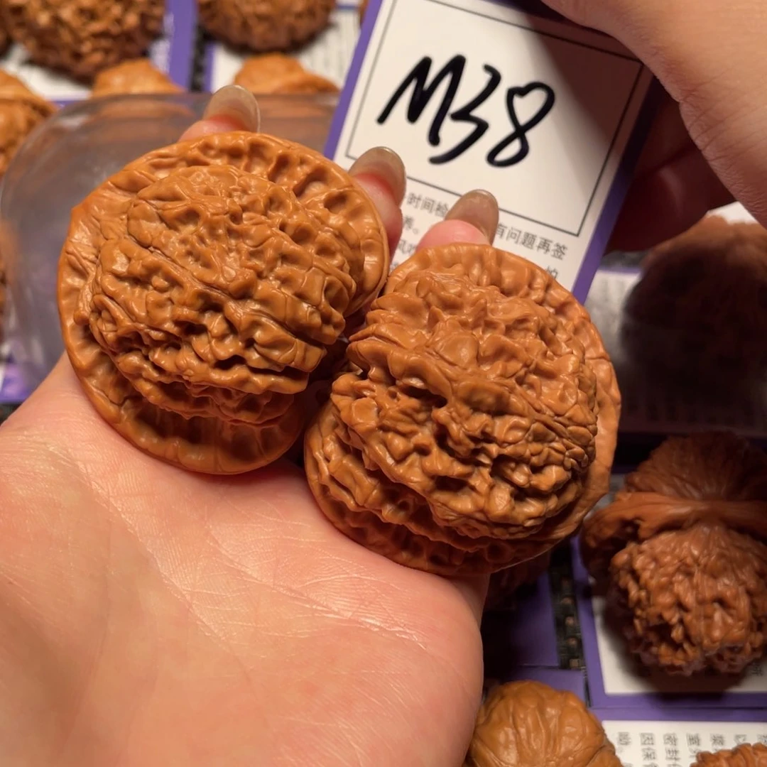 文玩核桃把件M38号 5.0官帽