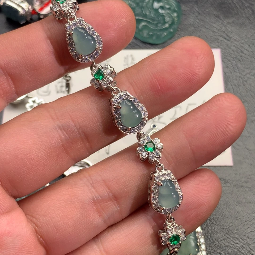 翡翠颈饰未镶嵌葫芦手链