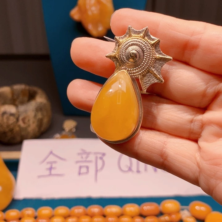 琥珀颈饰未镶嵌波兰设计款琥珀蜜蜡