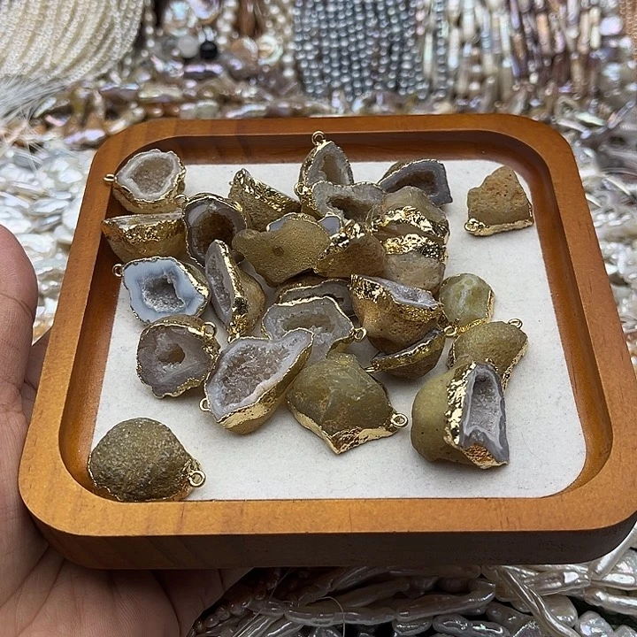 玛瑙/玉髓合金珠宝半成品2个水晶 洞吊坠随机发