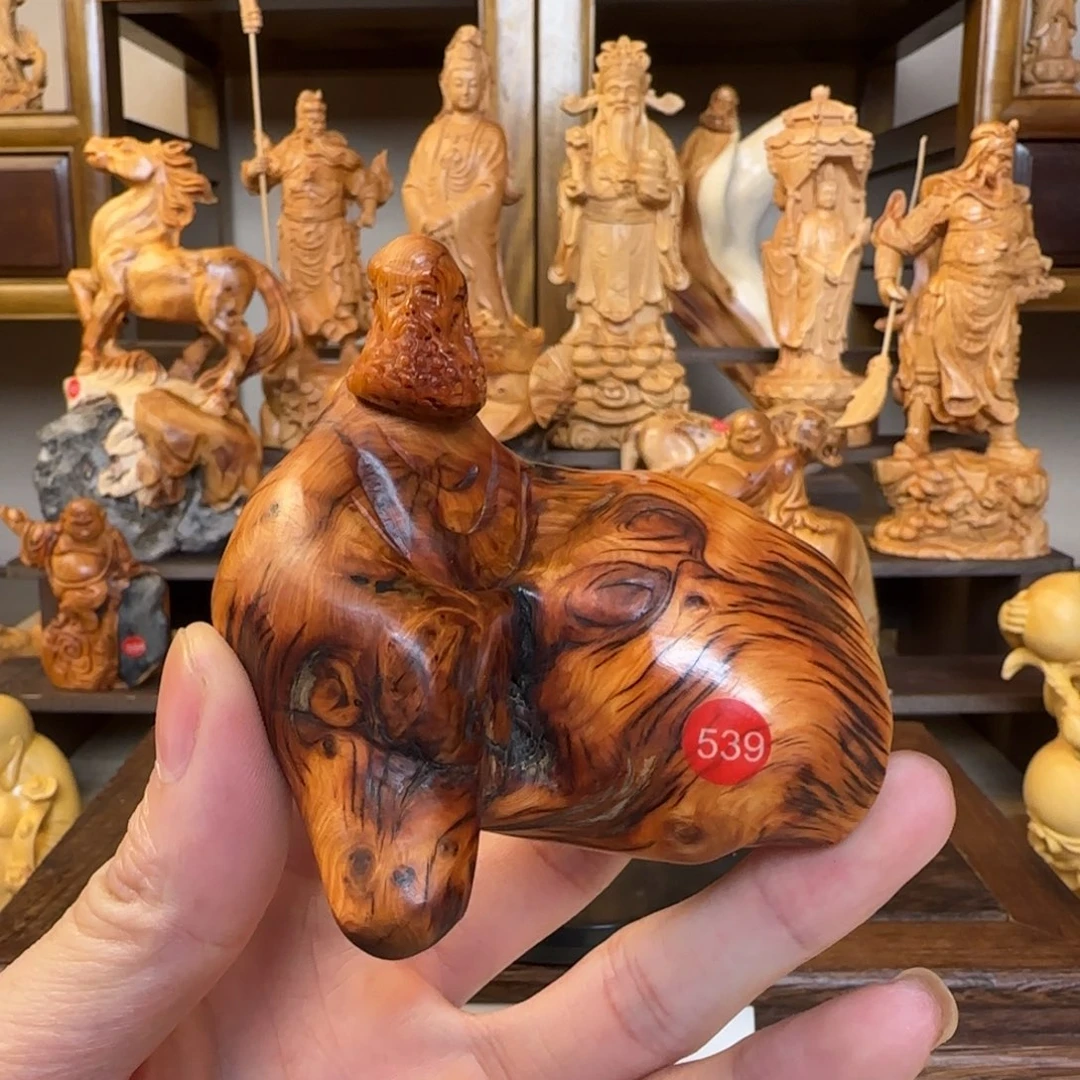 崖柏小木匠艺雕一物一拍