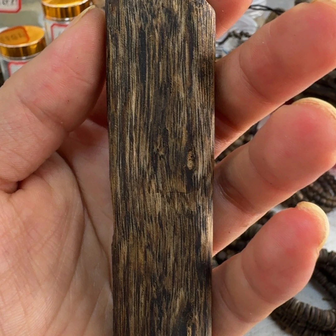 沉香碎屑沉香奇楠沉香牌牌