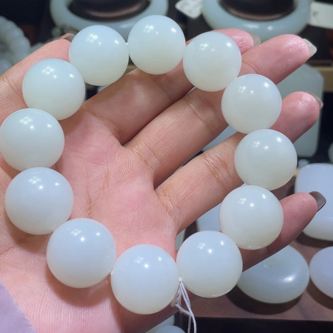 吴***峰和田玉未镶嵌手链