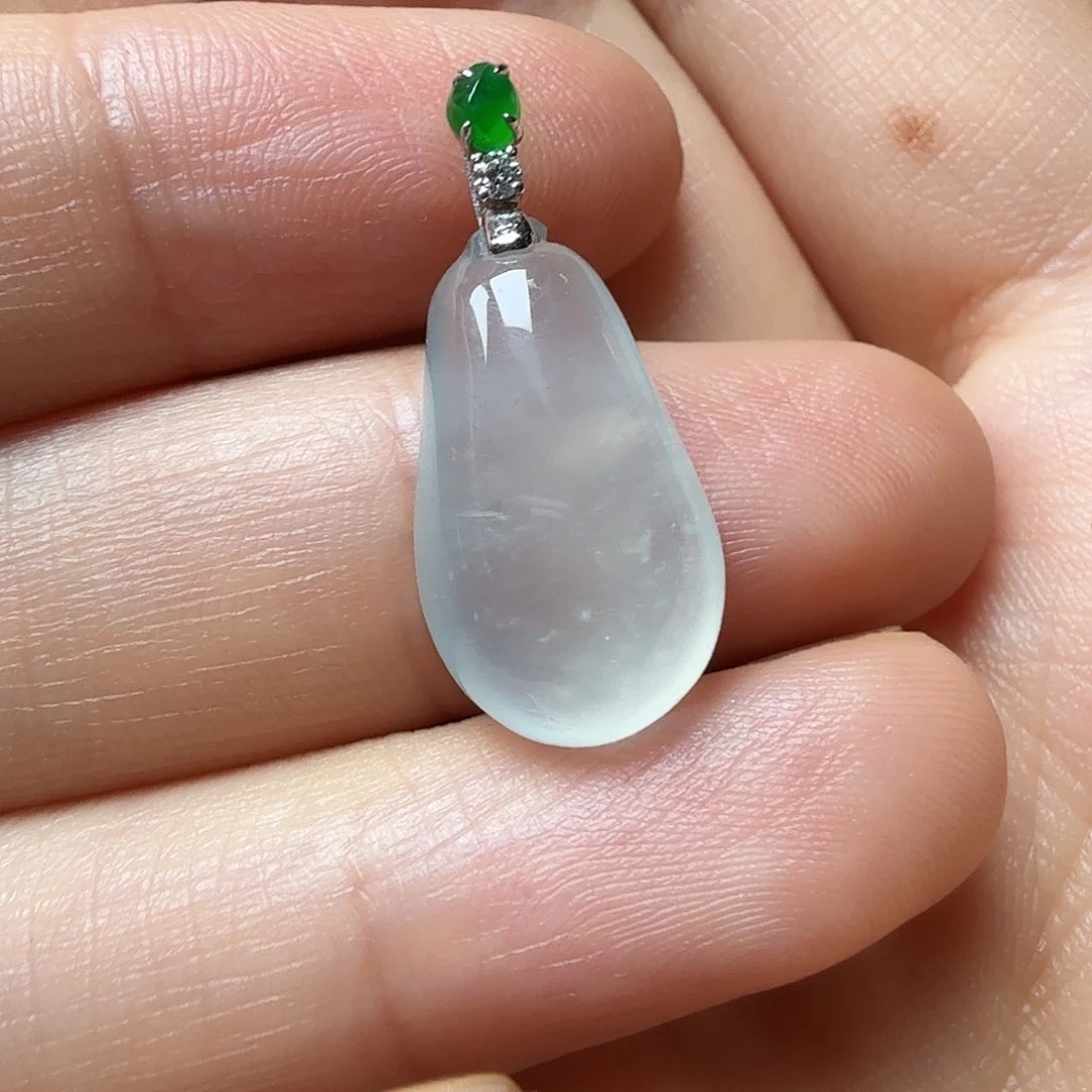 翡翠18K金镶嵌颈饰瓜