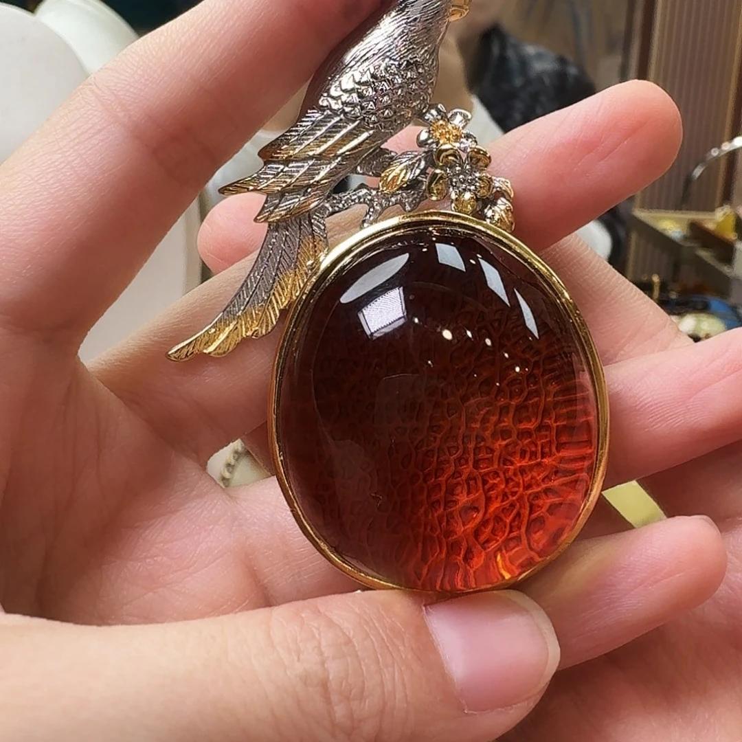 琥珀未镶嵌颈饰吊坠