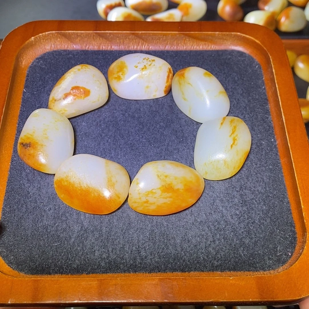 和田玉未镶嵌手串