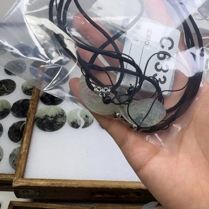 永***远蛇纹石玉未镶嵌项链