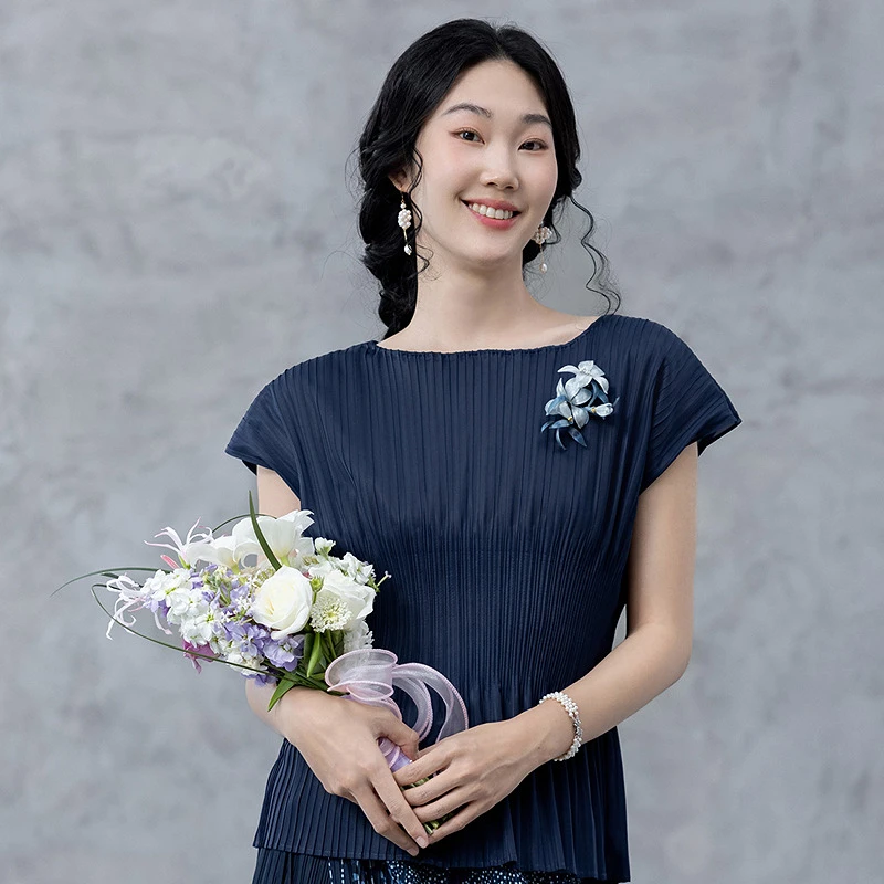 生活在左立体压褶衬衣复古优雅修身显瘦2025春季新品短袖上衣女