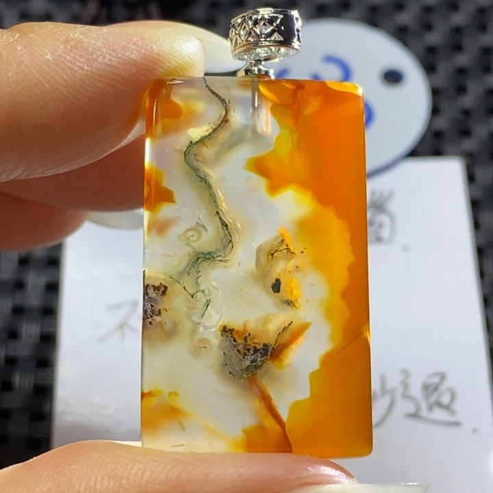 未镶嵌颈饰玛瑙/玉髓风*