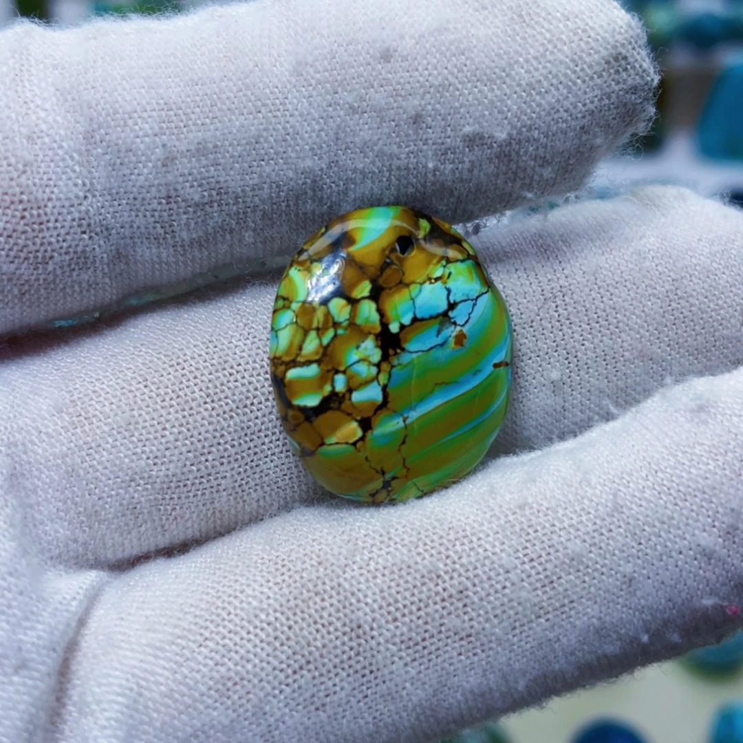 绿松石未镶嵌饰品