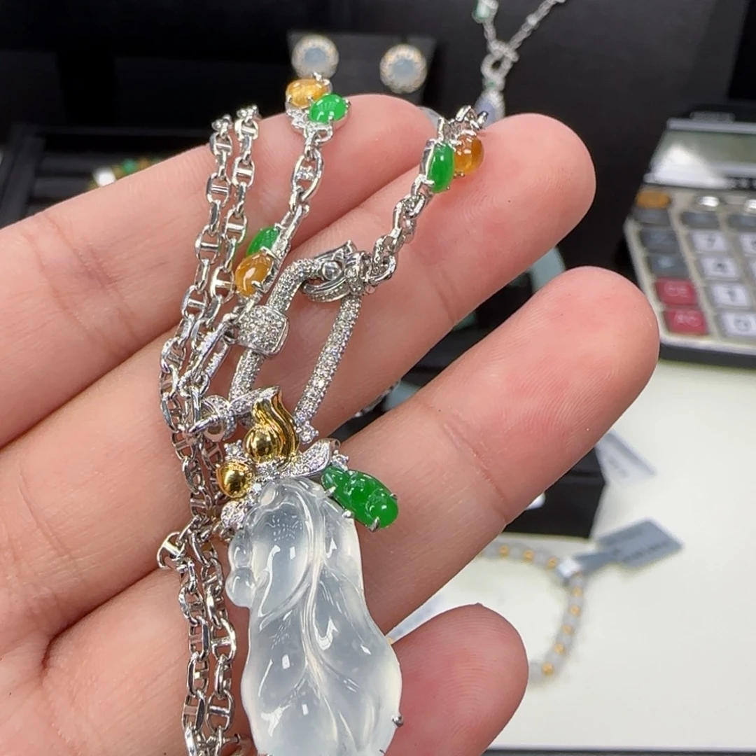 吊坠(赠链)18K金镶嵌翡翠