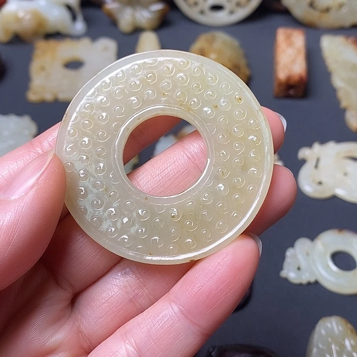 乐***日和田玉（糖玉）未镶嵌颈饰