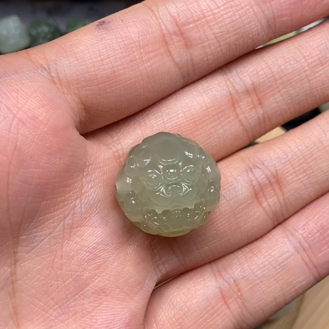 和田玉未镶嵌颈饰夏*