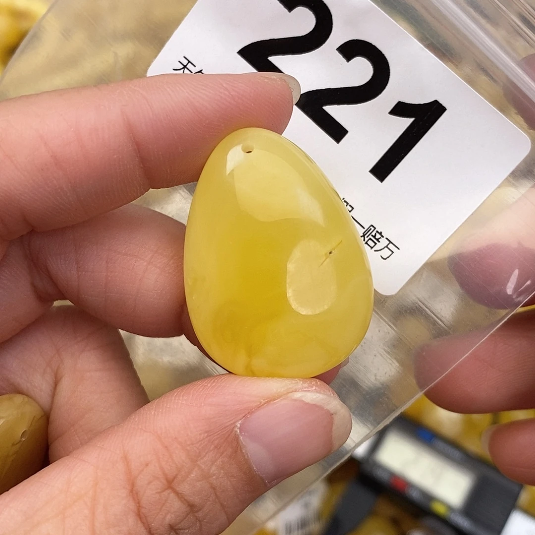 琥珀未镶嵌珠宝奇石24