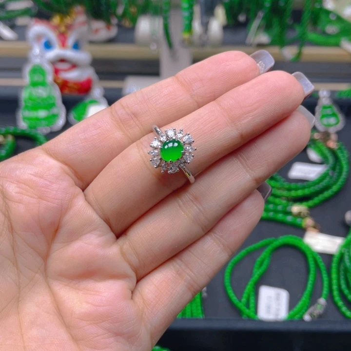 翡翠未镶嵌戒指阳绿蛋面