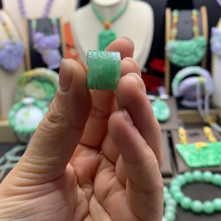 翡翠吊坠(不含链)18K金镶嵌逸****瓶