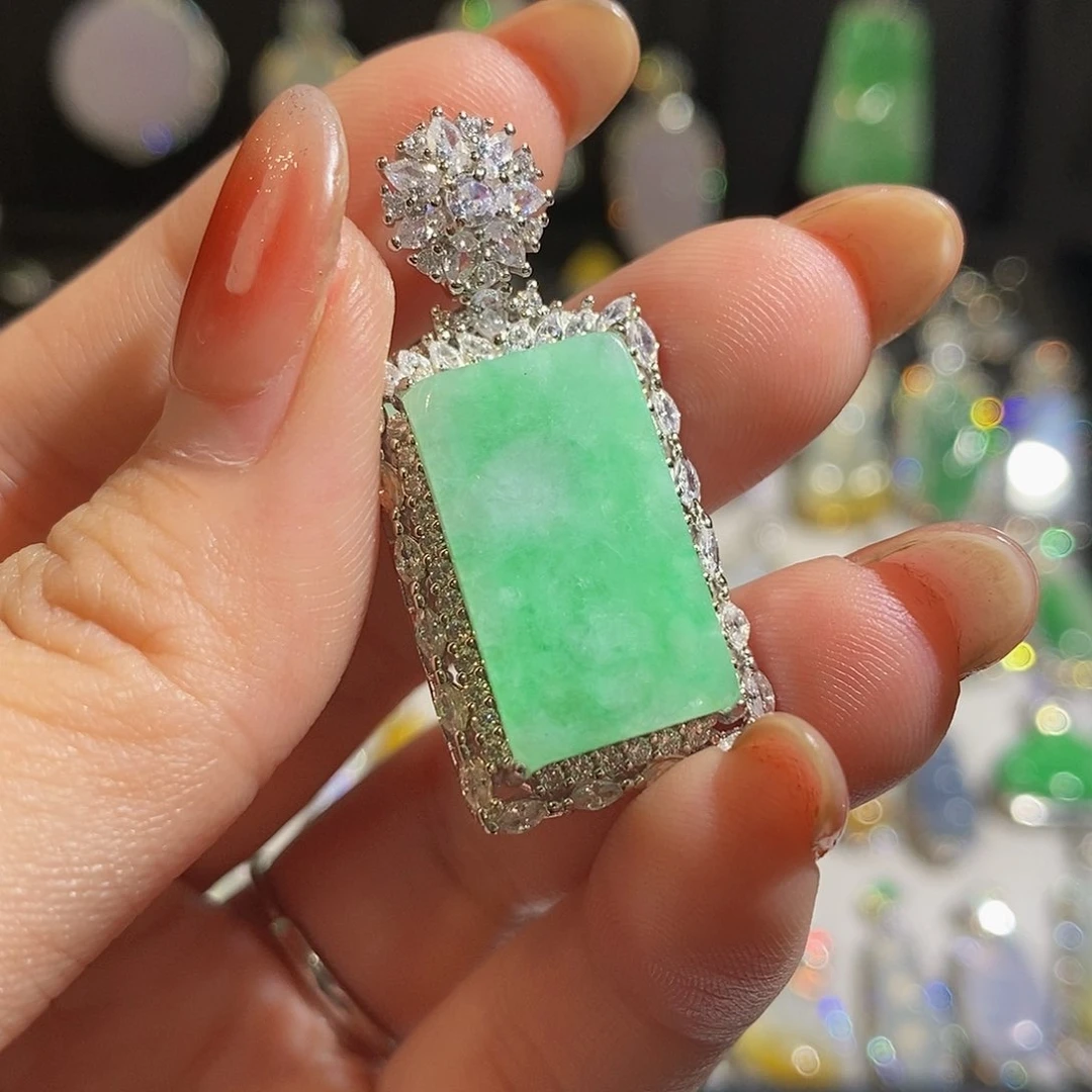 翡翠颈饰银S925镶嵌天然翡翠