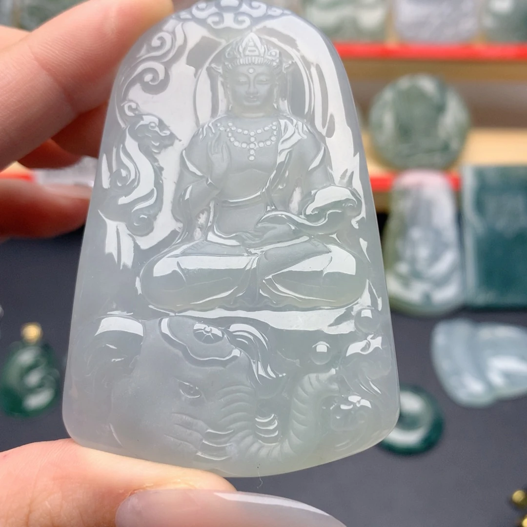 ℡***°翡翠未镶嵌颈饰普贤菩萨