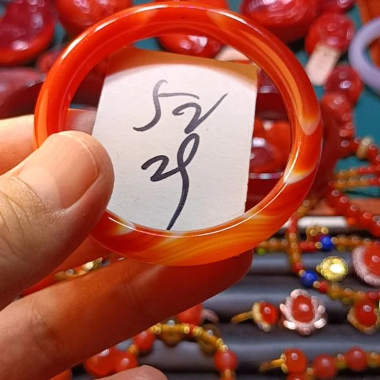 手镯玛瑙/玉髓未镶嵌