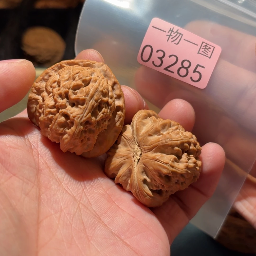 把件文玩核桃三角白